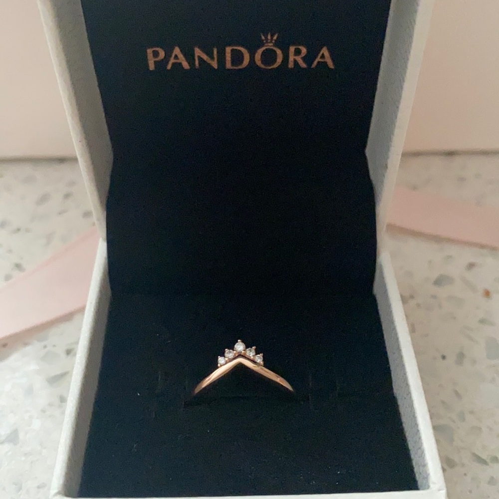 Tiara Wishbone Ring rose gold
